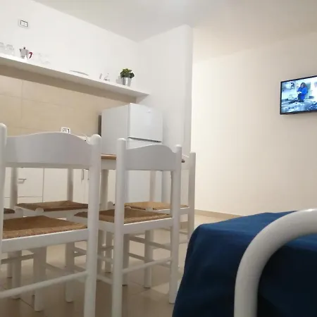 Laura & Aparthotel 3*