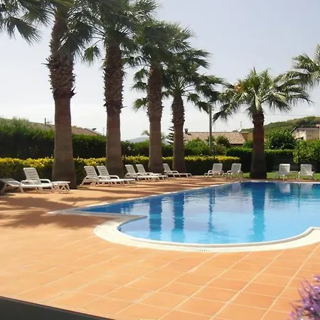Aparthotel Laura & 3*