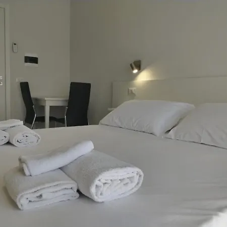 Laura & Aparthotel 3*