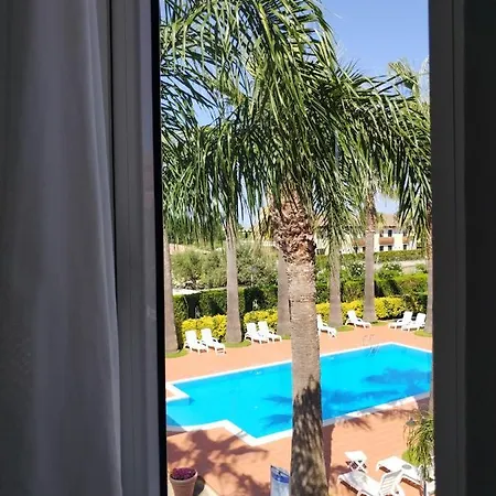 Apart-hotel Laura & 3*