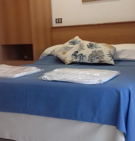 Aparthotel Laura & 3*