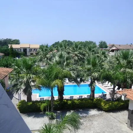 Apart-hotel Laura &